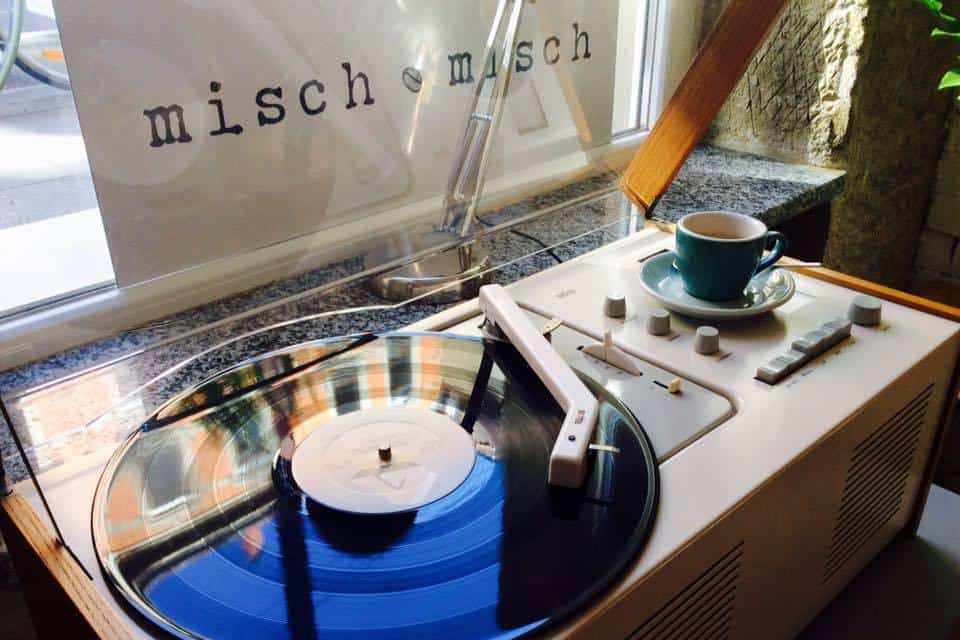 Record player at Misch Misch