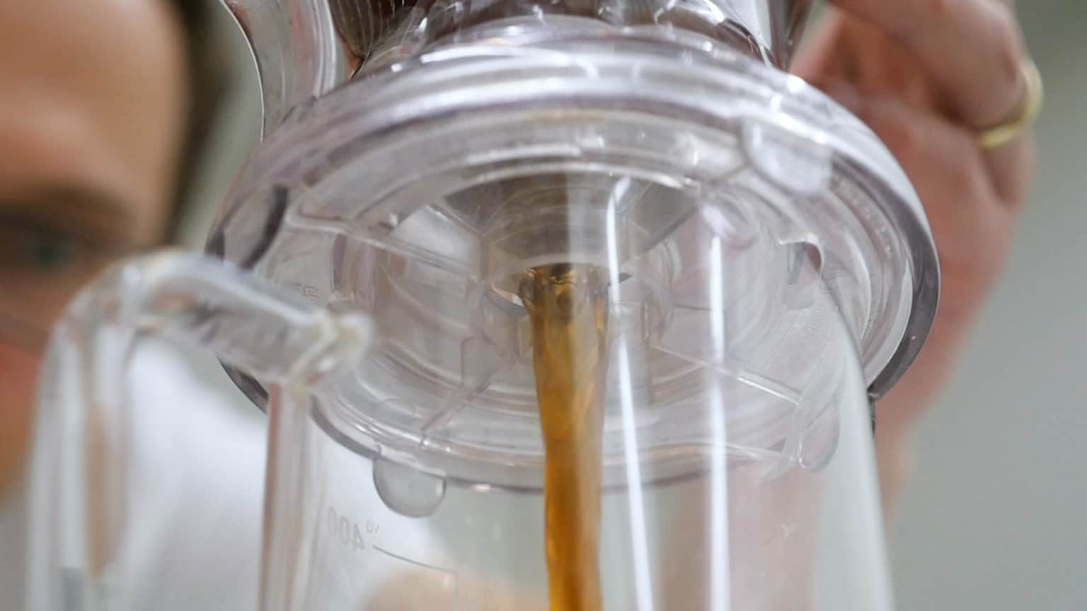 How To Make Flat White At Home (Using The AeroPress)