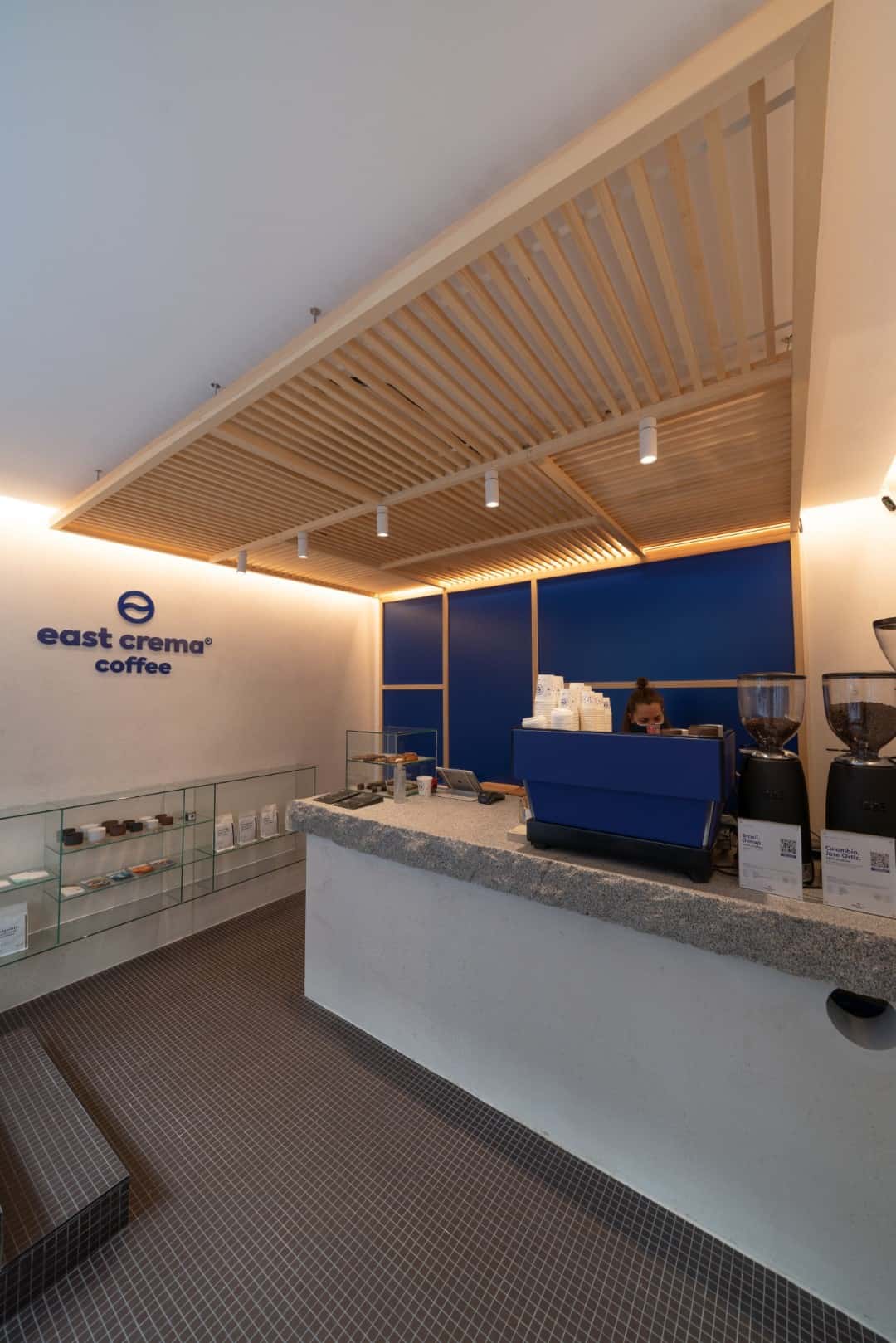East Crema Coffee Almirante (Specialty Coffee Madrid) by EUROPEAN_COFFEE_TRIP